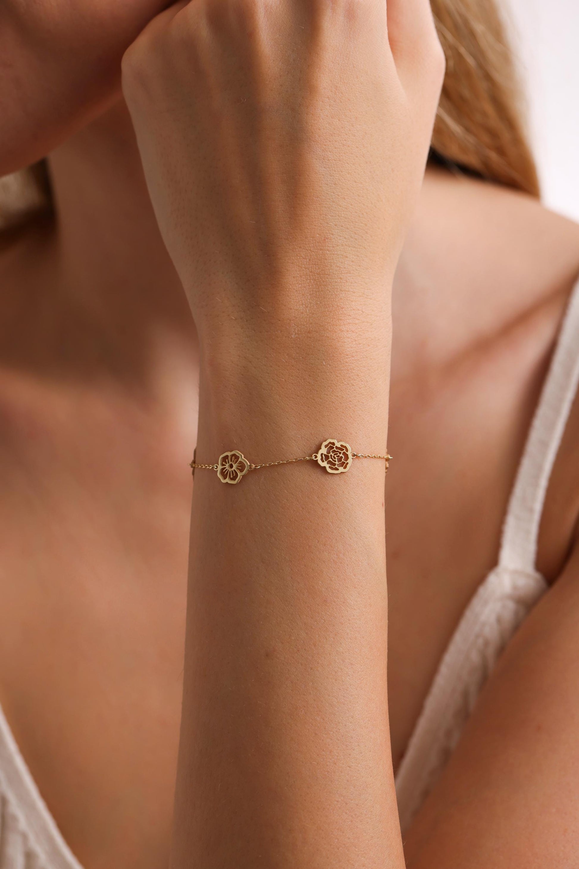 14K Gold Birth Flower Bracelet: Personalized Family Keepsake