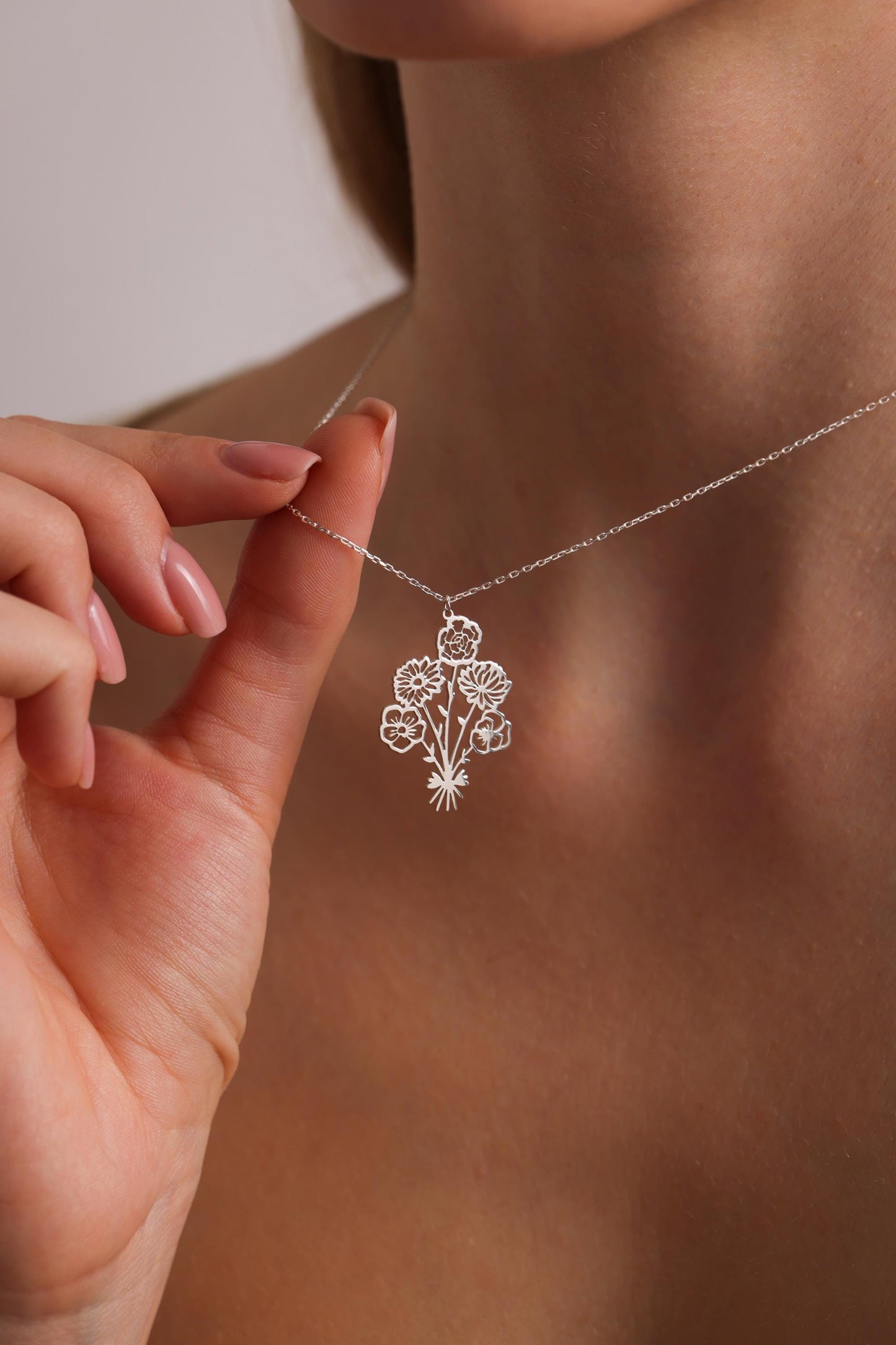 Multiple Birth Flower Necklace,Birth Flower Bouquet Necklace, Mothers Necklace , Gift For Mom, Birth flower Family Gift, Mothers Day Gift