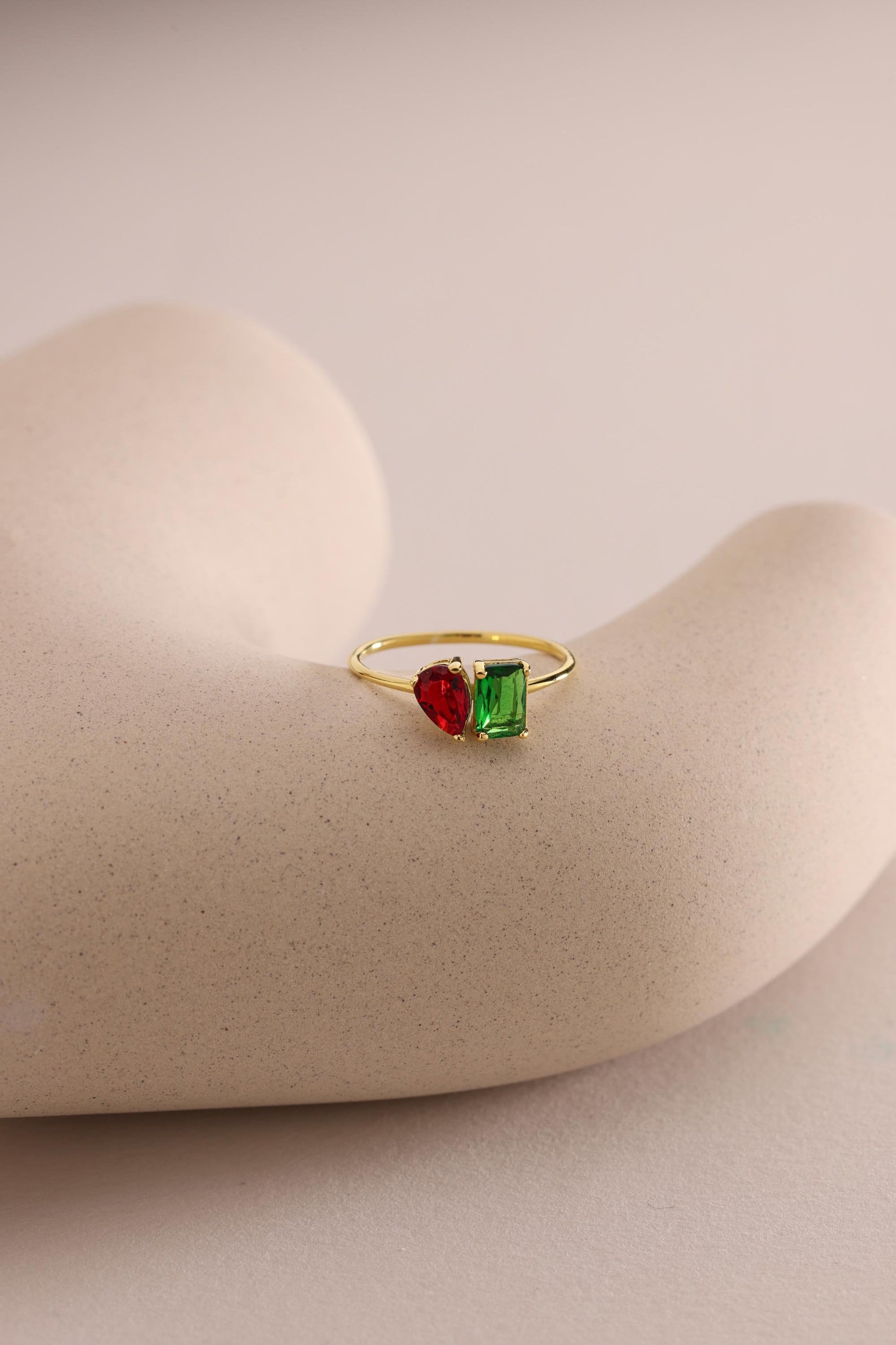 Custom Toi et Moi Gemstone Ring - Emerald & Pear Cut Birthstone Ring - Two Birthstone Ring - Perfect Couples Gift For Her - Girlfriend Gift