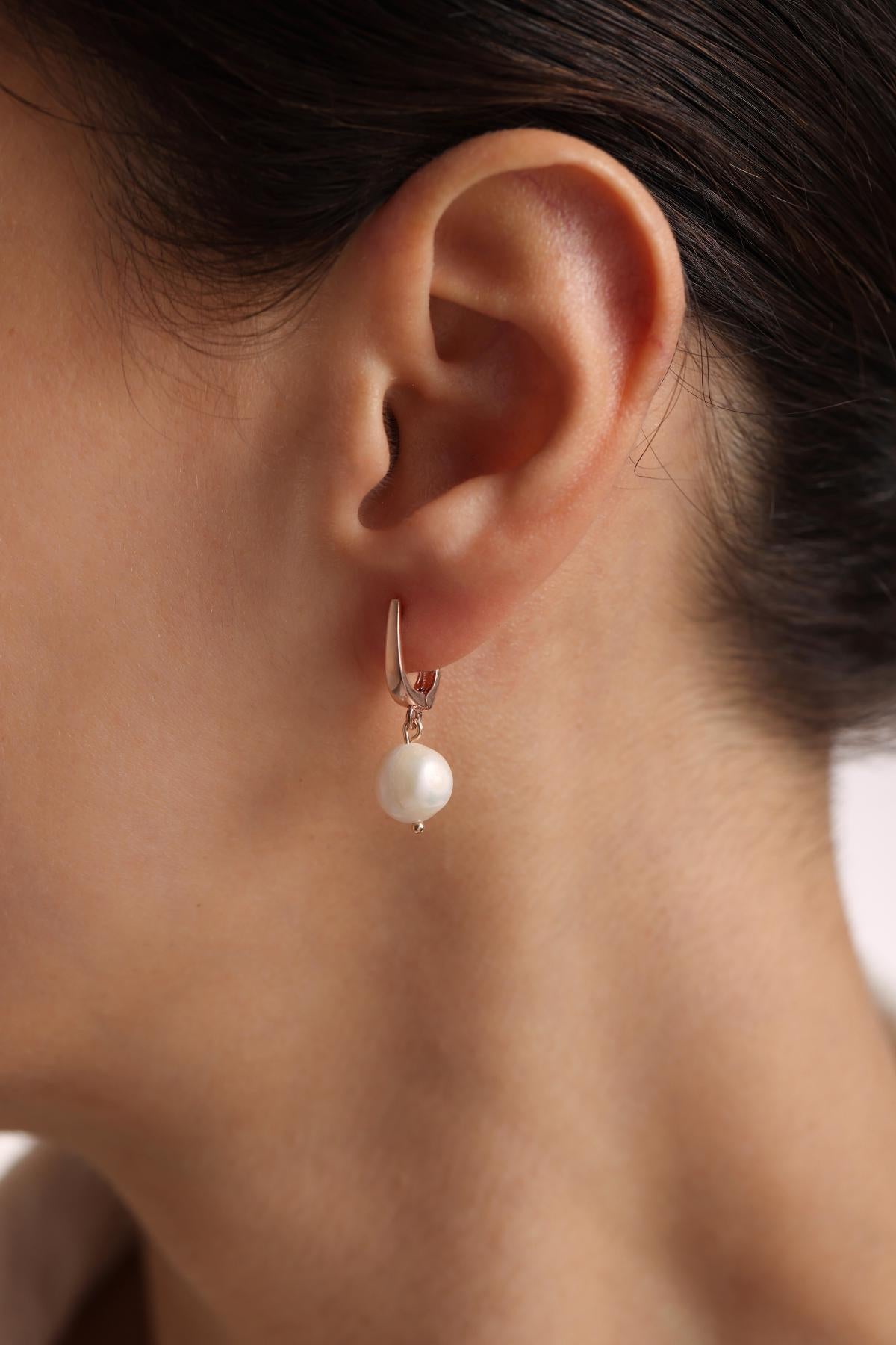14 Gold Pearl Earrings, Fresh Water Pearl Earrings, Hoop Pearl Earrings, Bridesmaid Gifts , Anniversary Gift, Wedding jewelry, Pearl Jewelry