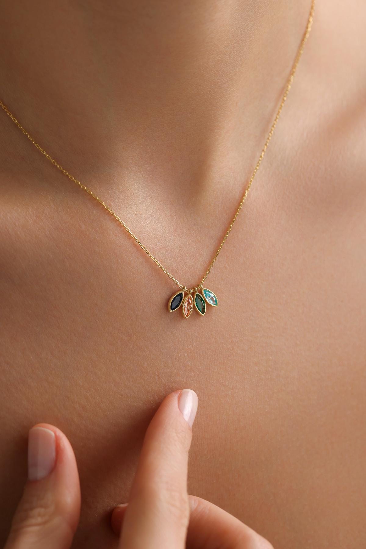 Multiple Birthstone Necklace , Mothers Day Gift for Mom - Childrens Birth Stones Necklace - Custom Family Jewelry - Personalized Gift