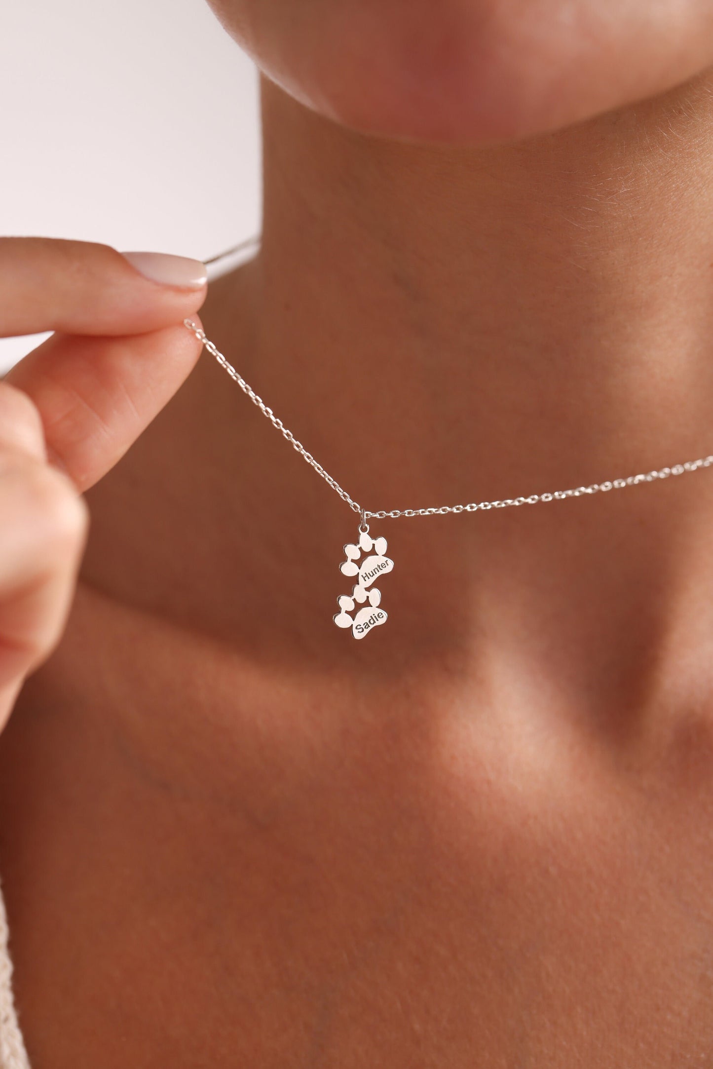 14K Gold Paw Print Name Necklace,Personalized Dog Paw Necklace,Minimalist Animal Necklace,Pet Necklace, Personalized Gifts,Pet Memorial Gift