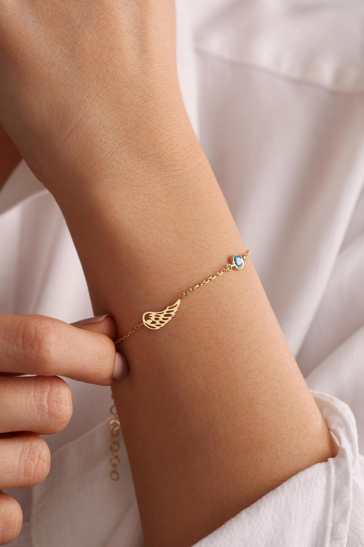 Angel wing Bracelet, Custom Birthstone Gift for Her, Guardian Angel, Dainty Sentimental Memorial Jewelry, Loss of Loved One